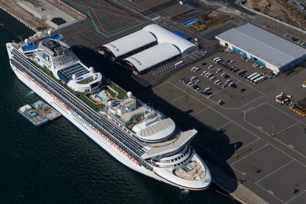 Украинцы не планируют эвакуироваться с круизного лайнера Diamond Princess