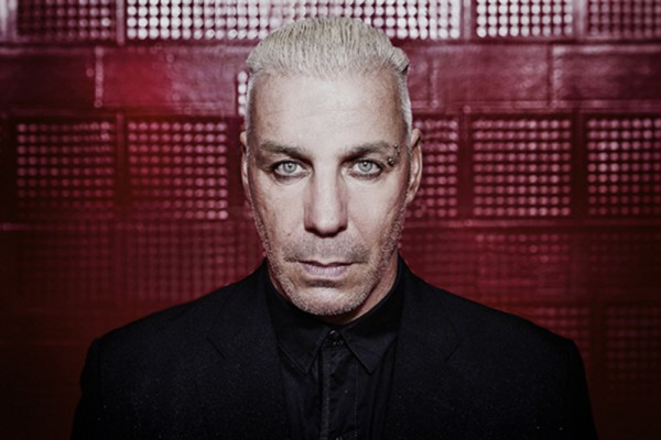 Тилль Линдеманн съездил в Припять и покатался на заброшенной карусели. Видео