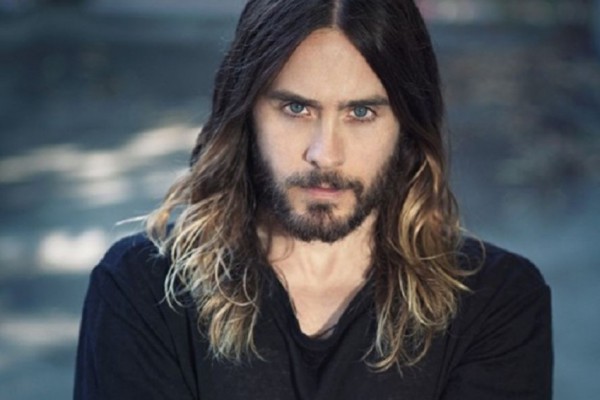 На высоте: Джаред Лето опубликовал экстремальное видео, снятое на закрытом Рыбальском вантовом мосту