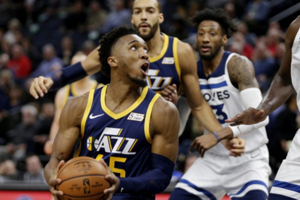 Мальчик заболел коронавирусом, взяв автограф у баскетболиста