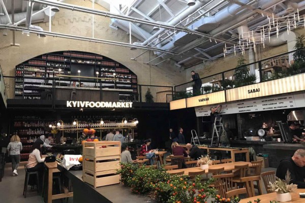 МОЗ рекомендовал закрыть общественные места в Киеве: на карантин уже ушли Kyiv food market и 