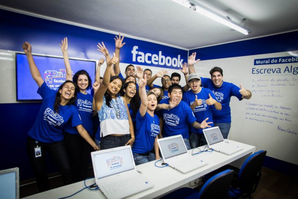 Facebook будет платить сотрудникам за карантин