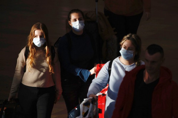 Украинку с коронавирусом насильно направили в больницу из аэропорта 