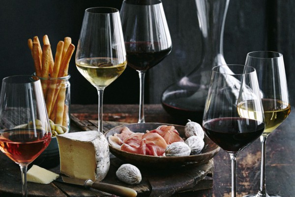 Жители Украины накупили вина почти на 8 миллиардов гривен