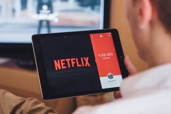 Netflix выложил в бесплатный доступ 10 документальных сериалов