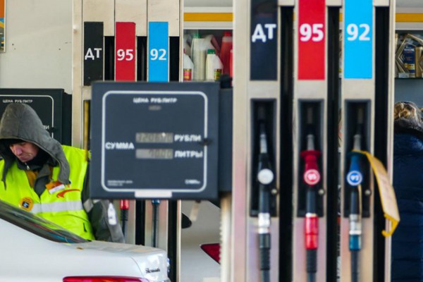 В Украине за последний месяц оптовые цены на бензин заметно упали