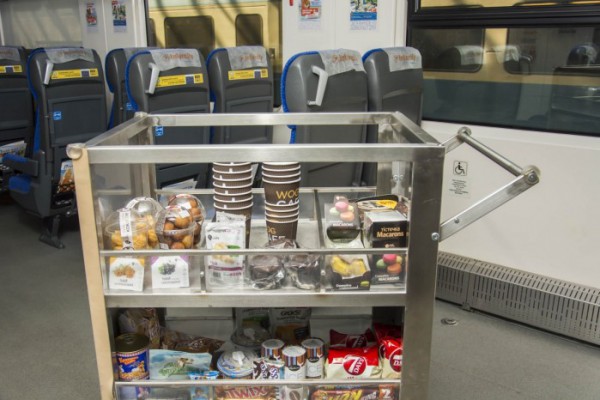 УЗ выбрала поставщиком питания в скоростных поездах владельца закусочной