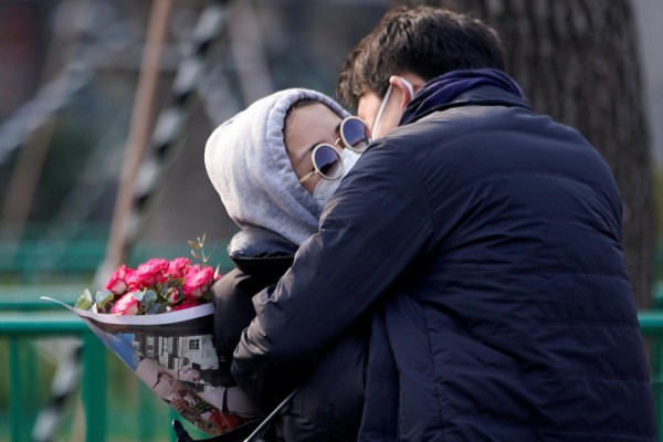 Чтобы не пугаться людей: психолог рассказала, как правильно выходить из карантина