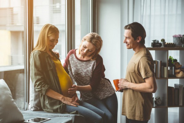 По полочкам: что такое суррогатное материнство и что с ним не так в Украине