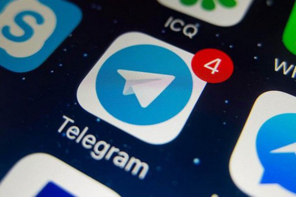 Telegram поменял платформу для поиска GIF-анимаций Giphy на Tenor