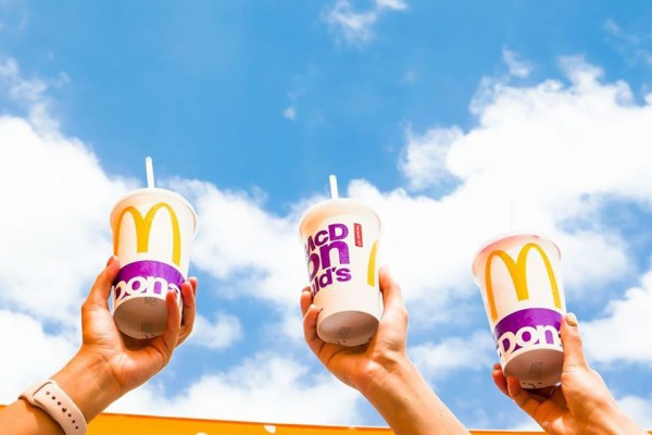 За экологию: украинская сеть McDonald's полностью отказывается от пластиковых стаканчиков