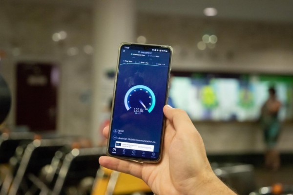 Скоростной интернет 4G доступен на девяти станциях киевского метро: список