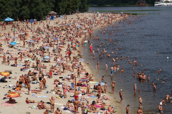 Купаться не рекомендуется: на 11 киевских пляжах обнаружили кишечную палочку