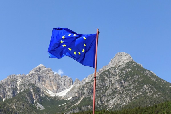 Кому из украинцев можно в ЕС: список обновили