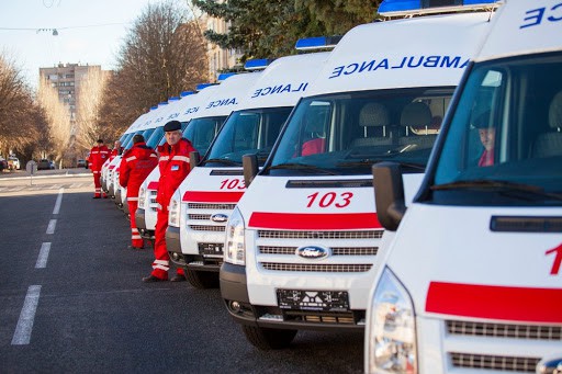 От водителя до врача: в МОЗ намерены повышать зарплаты всем сотрудникам «скорой помощи»