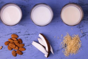 Чем заменить коровье молоко: виды растительного молока, плюсы и минусы