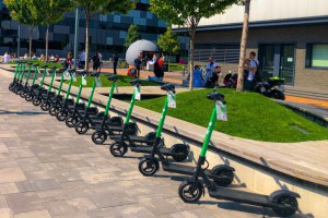 В Киеве запустили сервис аренды электросамокатов: все, что нужно знать и как пользоваться