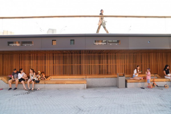 На Демеевской площади появилось новое общественное пространство. Фото