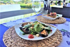 Уезжая из столицы: заведения по Обуховской трассе