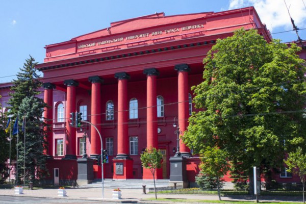 Лукашенко может лишиться докторской степени в КНУ