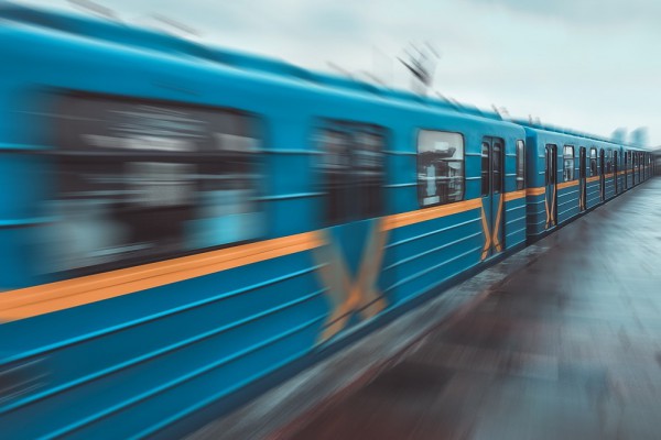 В киевском метрополитене запустили новый исторический арт-поезд