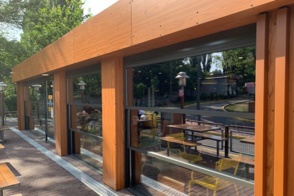 Трансформация и инновации: в киевском McDonald’s появилась терраса с климат-контролем