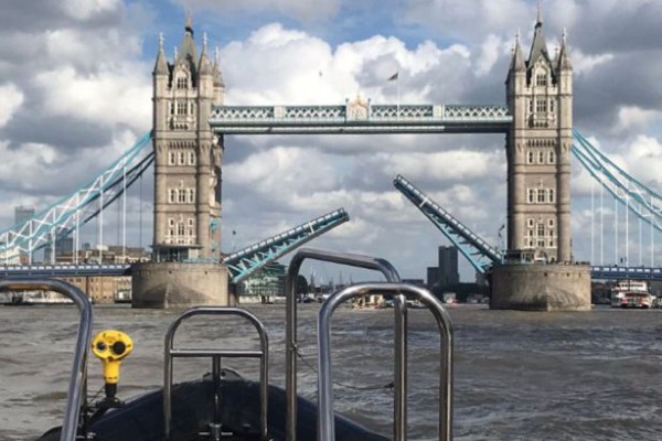 В Лондоне при разведении сломался знаменитый Тауэрский мост