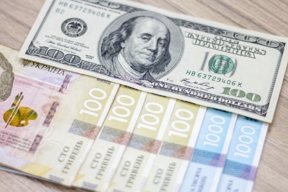 В Украине спрогнозировали курс доллара на 2021 год