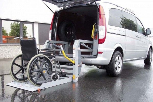В Киеве запустили социальное такси для детей с инвалидностью
