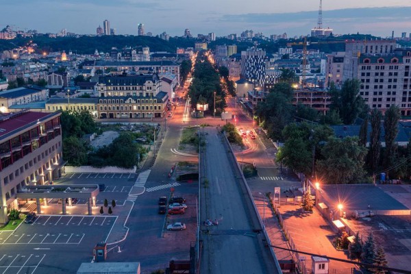 Изменения к лучшему: здания на Подоле очистили от незаконной рекламы. Фото