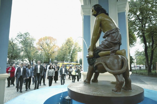 Возле двух станцией киевского метро появились перехватывающие парковки