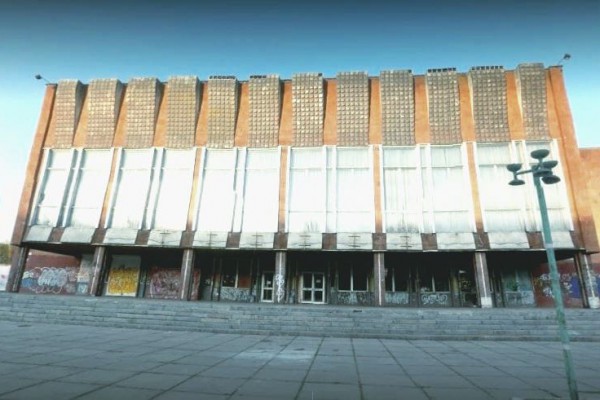 Бывший президент хочет сделать из районного ДК в Соломенском районе Карнеги Холл