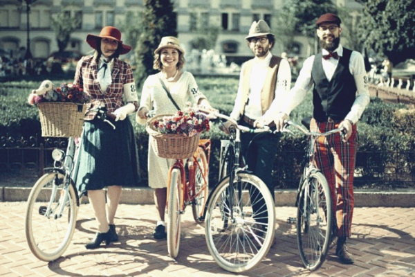 Твид, джаз и ретро: в  Киеве осенний Ретро Круиз стартует с чаепития в Мариинском дворце