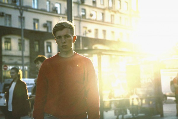 Блогер Barovito разнес витрины киевского супермаркета футбольным мячом: что произошло и кто он такой. ВИДЕО