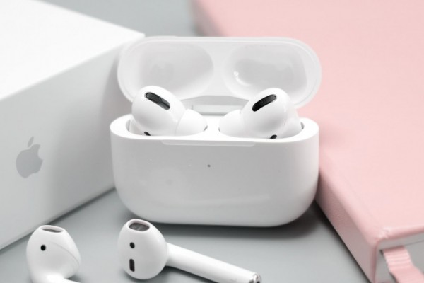 Стали известны характеристики новых наушников AirPods от Apple