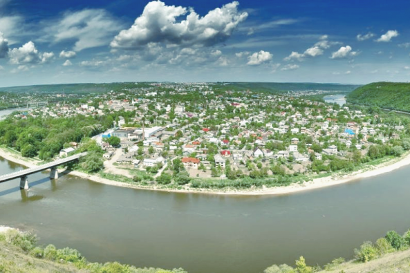 Япония выпустит почтовые марки с изображениями достопримечательностей Украины