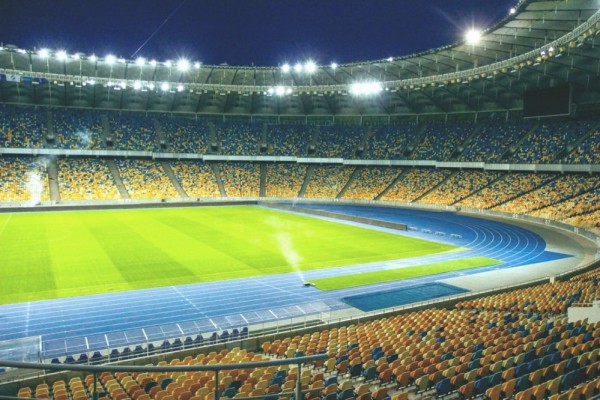 Минздрав запретил проводить матч Лиги чемпионов с болельщиками в Киеве