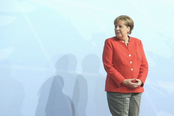 В один из баров Берлина запретили пускать Ангелу Меркель и всех политиков