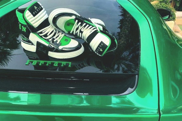 Ferrari отсудила у дизайнера Филиппа Плейна 300 тысяч евро за фотографии с машиной