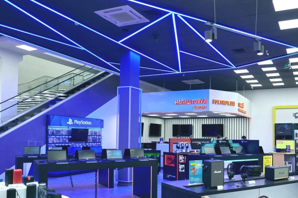Мега-формат: у Києві відкрився супермаркет з максимальним вибором електроніки