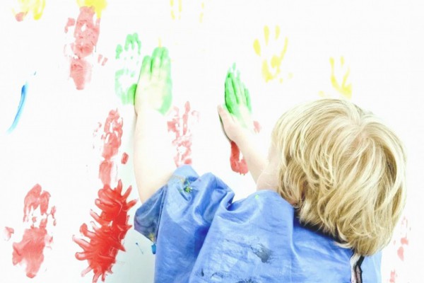 Тимошенко, Коломойский, Поршенко: как дети рисовали своих любимых олигархов для конкурса. Фото