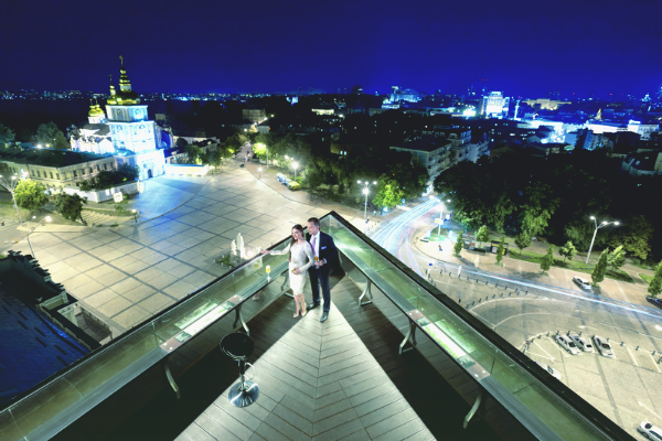 Стали известные самые популярные места для первых свиданий в Киеве