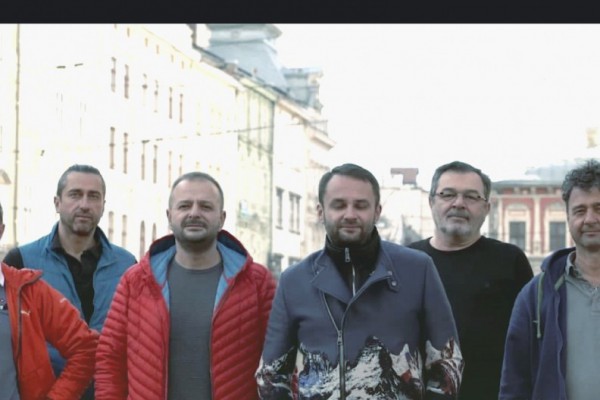 Не работы - нет штанов: украинские рестораторы разделись, чтобы обратиться к Кабмину. ВИДЕО