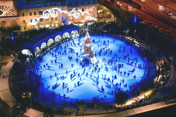 На Демеевской площади обустроят праздничный зимний городок: когда откроется локация