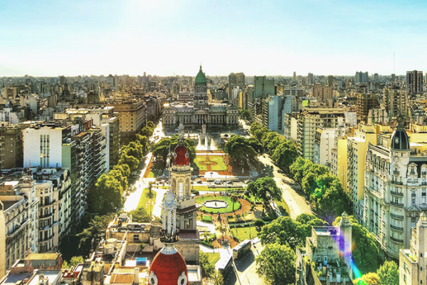 В Аргентине решили поиграть в Робин Гудов и ввели налог для богачей