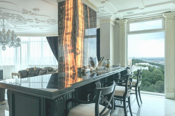 Пшонка позавидует: как выглядит роскошная квартира в самом шикарном ЖК Киева. ФОТО