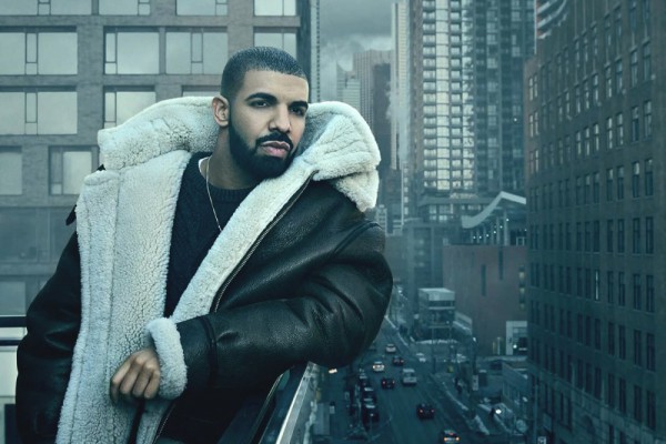 Праздничный подарок: известный рэпер Drake выпустит свечку с ароматом себя