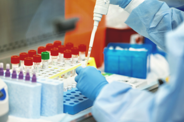 В Украине на COVID-19 будут тестировать всех, кто имеет признаки простуды