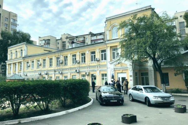 В центре Киева продают историческое здание под офисы