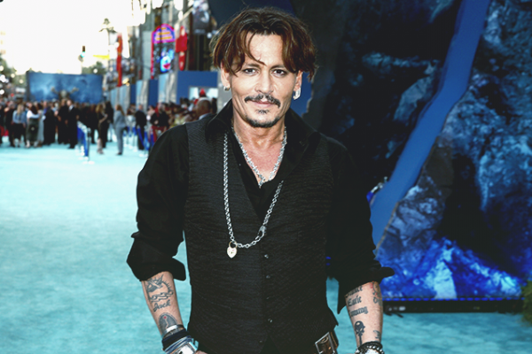 Netflix убрал из каталога все фильмы с Джонни Деппом